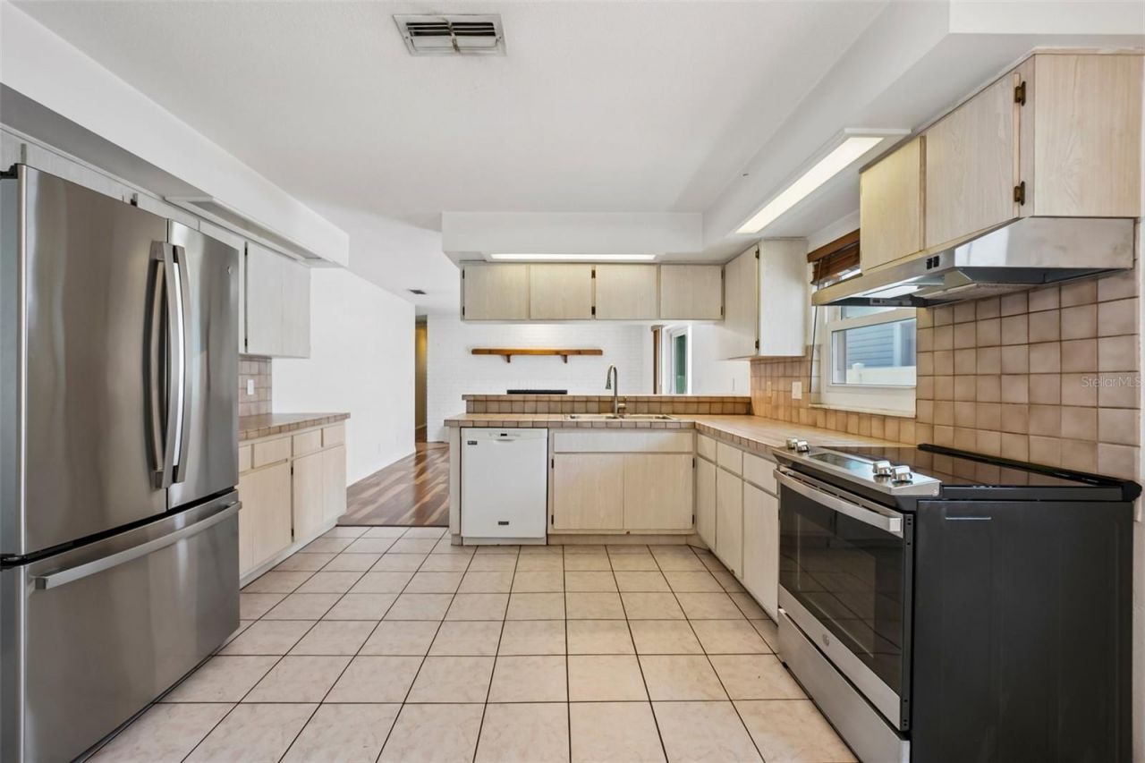 144 8th Avenue N, Saint Petersburg, FL 33701 Photo
