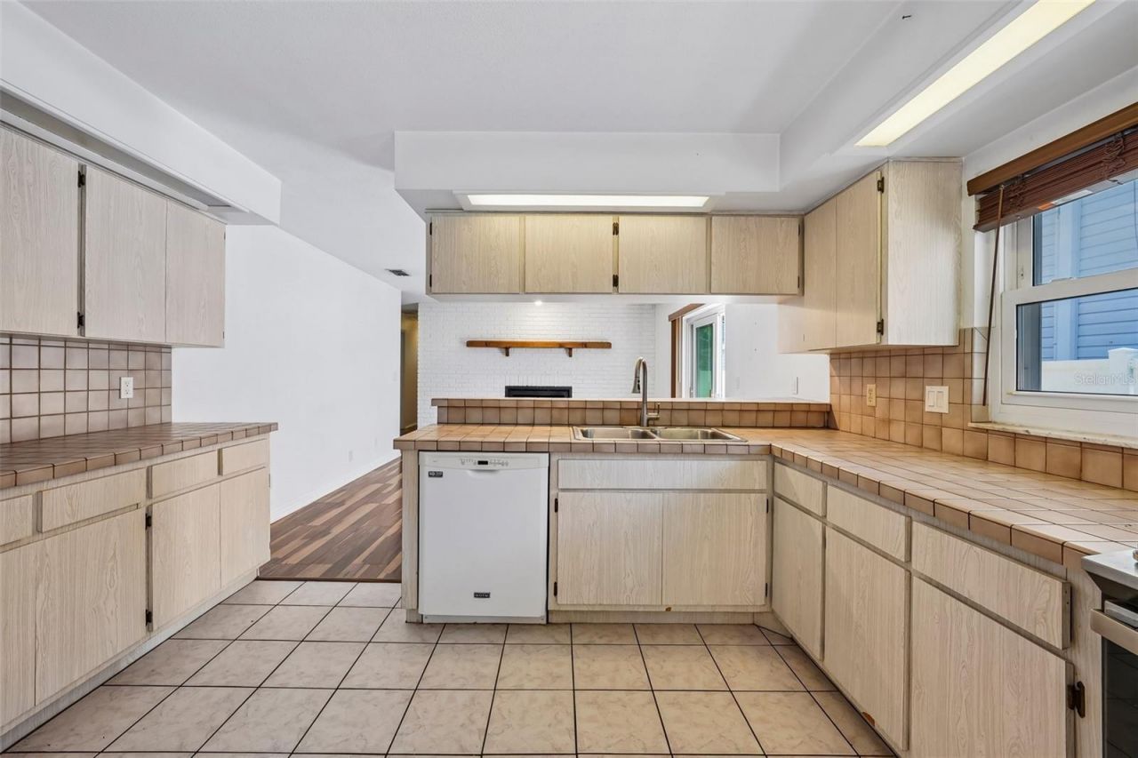 144 8th Avenue N, Saint Petersburg, FL 33701 Photo