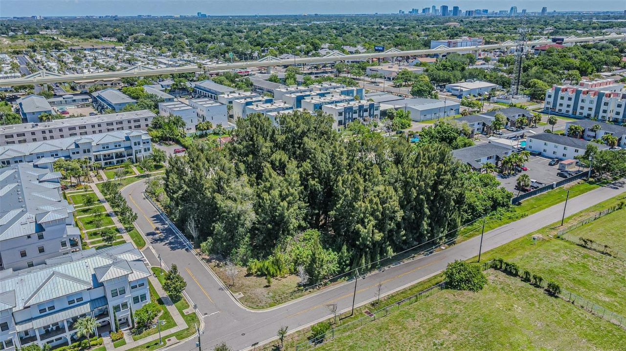 4904 W Paul Avenue, Tampa, FL 33611 Photo