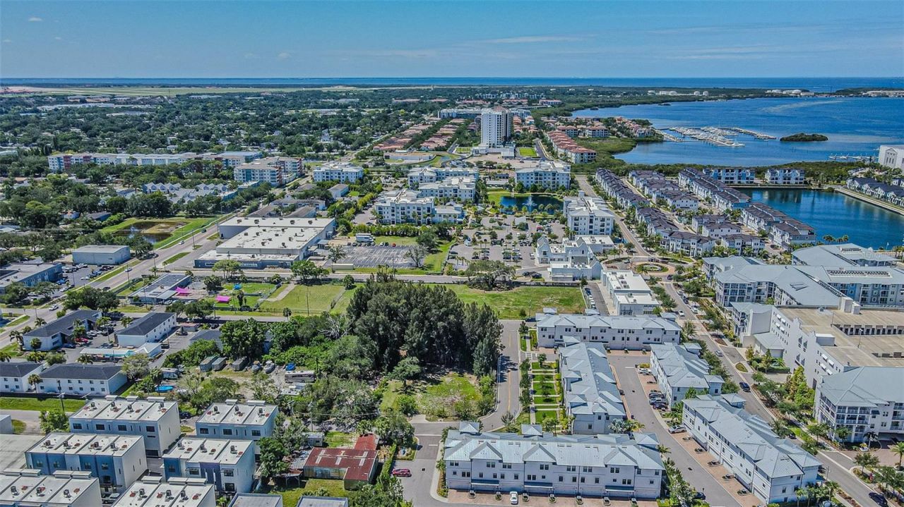4904 W Paul Avenue, Tampa, FL 33611 Photo