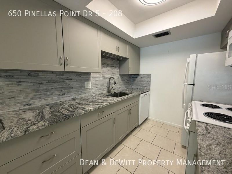 650 Pinellas Point Drive S, Unit 208, Saint Petersburg, FL 33705 Photo