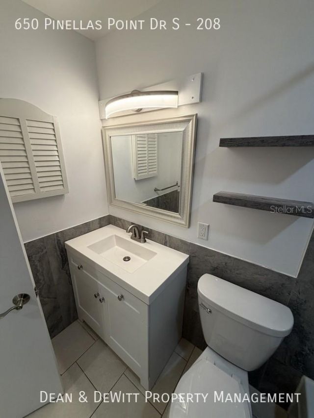 650 Pinellas Point Drive S, Unit 208, Saint Petersburg, FL 33705 Photo