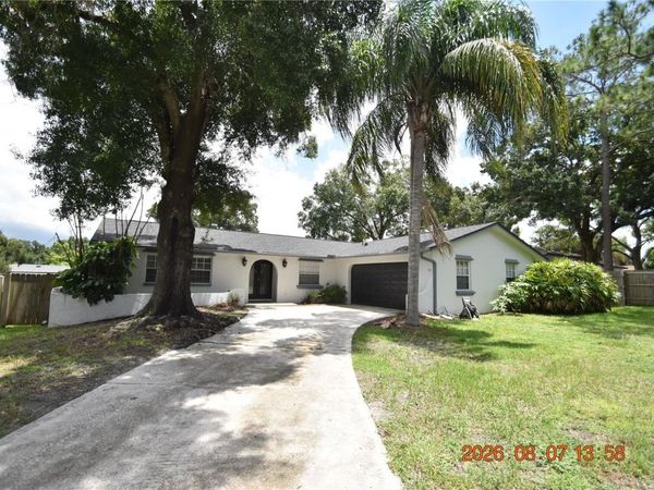 3827 FROSTWOOD COURT , LAND O LAKES, FL 34639