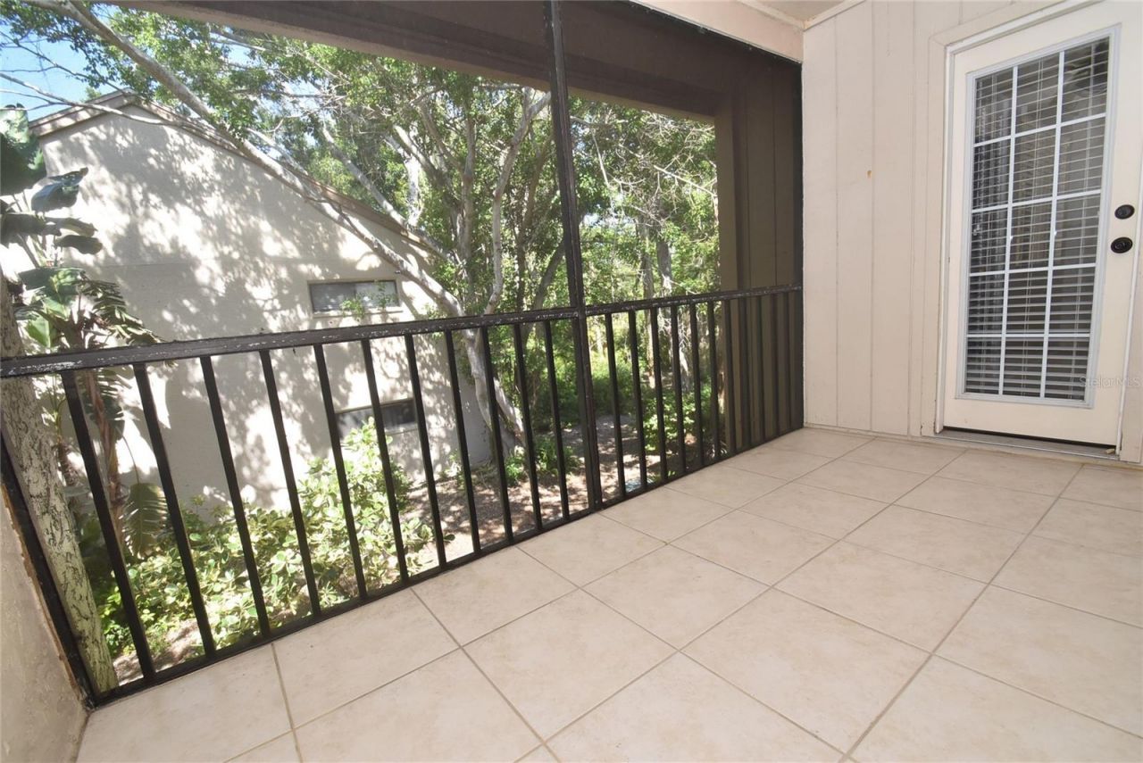 1687 Brookhouse Circle, Unit BR221, Sarasota, FL 34231 Photo