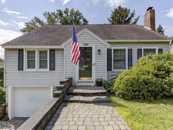 1974 Nott Street, Niskayuna, NY 12309