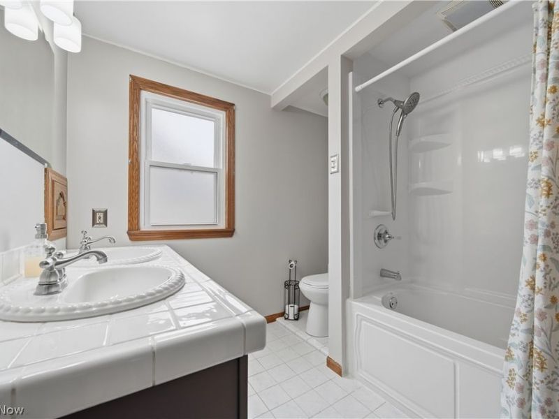 202 Hawk Avenue, Akron, OH 44312 Photo 17