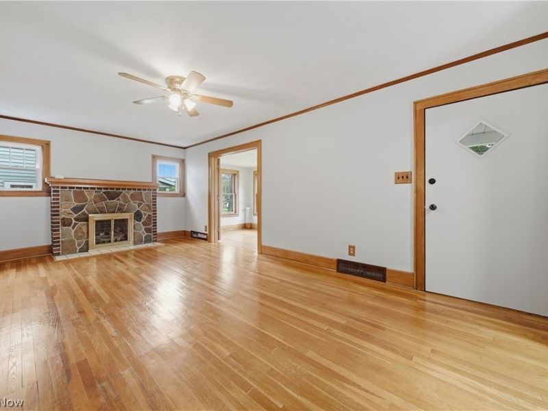 202 Hawk Avenue, Akron, OH 44312 Photo 3