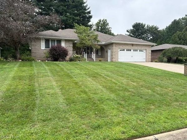 3986 April Drive, Uniontown, OH 44685