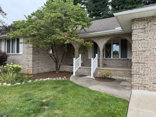 3986 April Drive, Uniontown, OH 44685