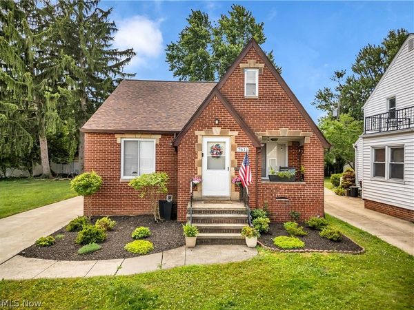 7611 Wainstead Drive, Parma, OH 44129