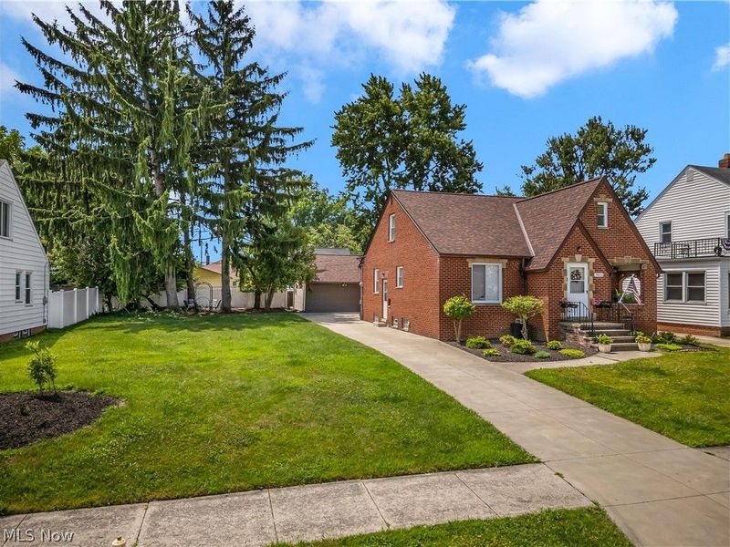 7611 Wainstead Drive, Parma, OH 44129 Photo 3