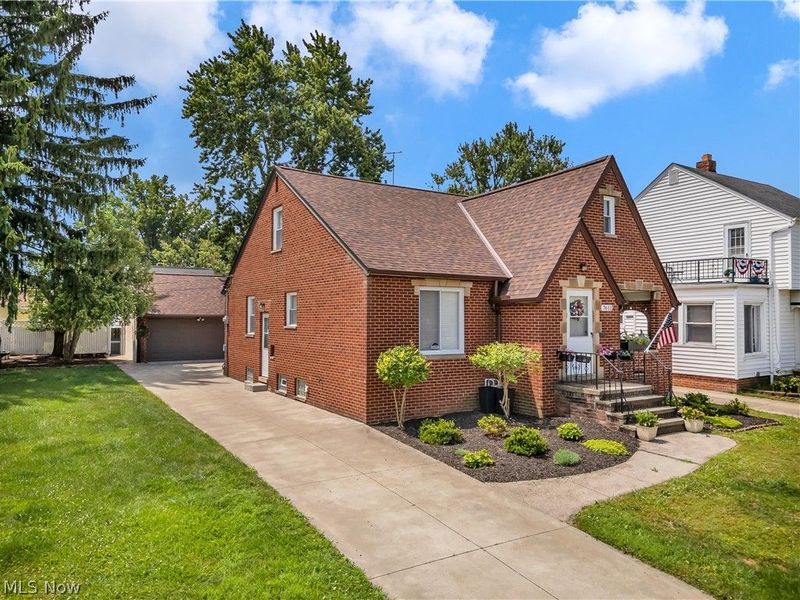 7611 Wainstead Drive, Parma, OH 44129 Photo 4