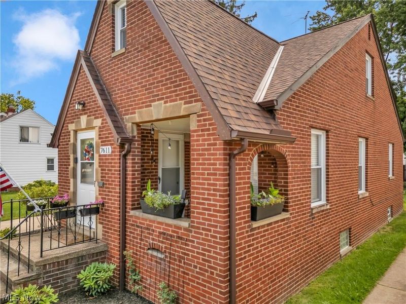 7611 Wainstead Drive, Parma, OH 44129 Photo 5