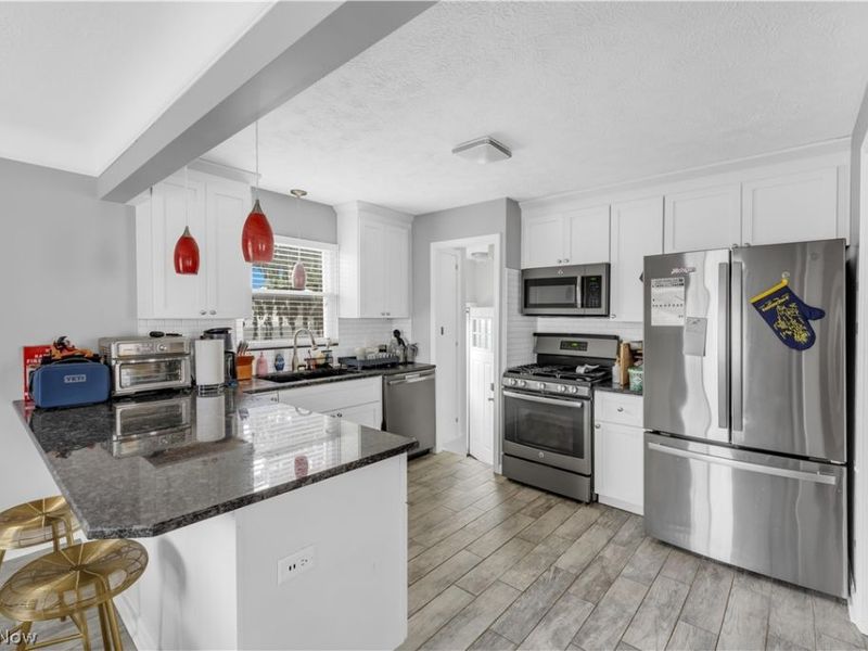 7611 Wainstead Drive, Parma, OH 44129 Photo 9