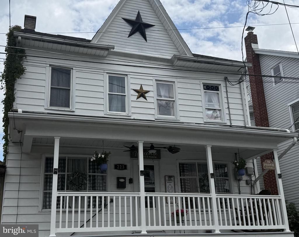 223 N VINE STREET , SHAMOKIN, PA 17872