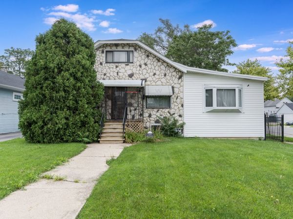 519 S 7th Avenue , Maywood, IL 60153
