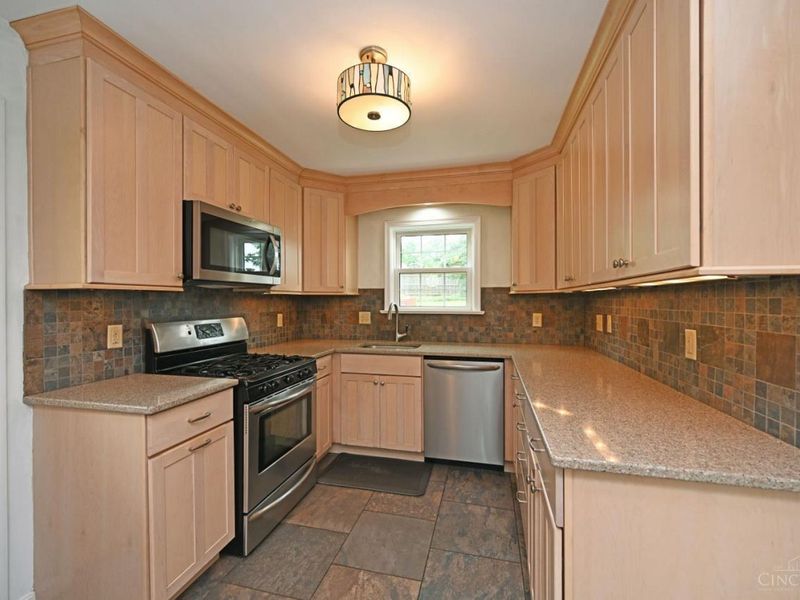 6337 Kincaid Road, Cincinnati, OH 45213 Photo 17