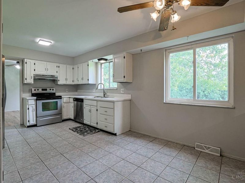 11180 Lincolnshire Drive, Forest Park, OH 45240 Photo 30