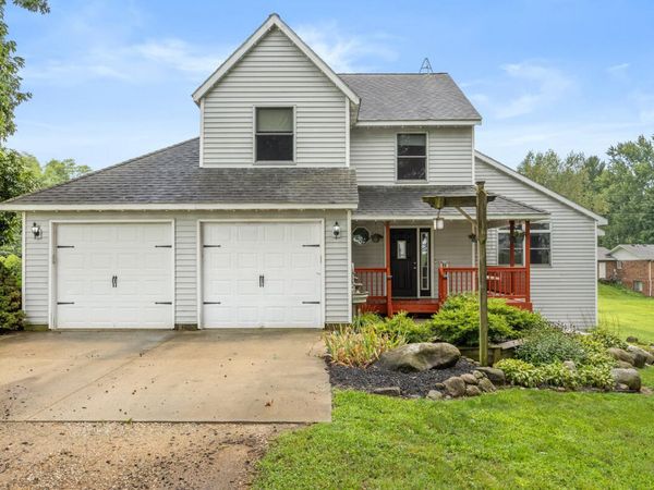 10881 Hoffman Road, Three Rivers, MI 49093