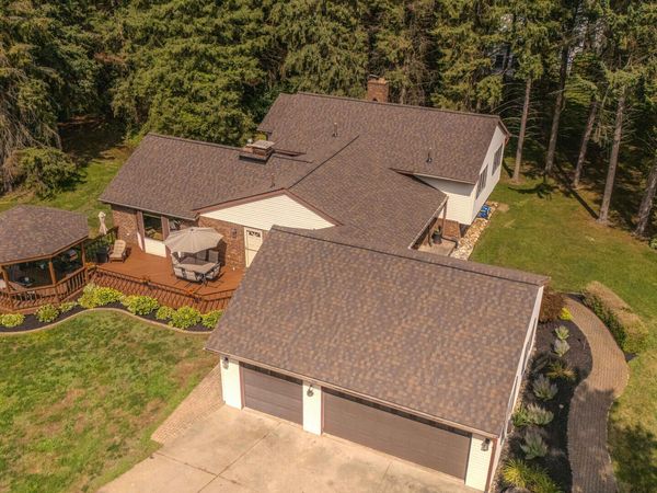 12575 Green Tree Trail, South Lyon, MI 48178