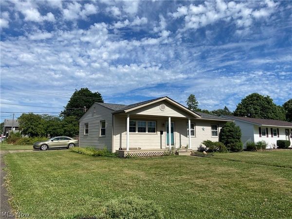 917 Kaderly Street NW, New Philadelphia, OH 44663