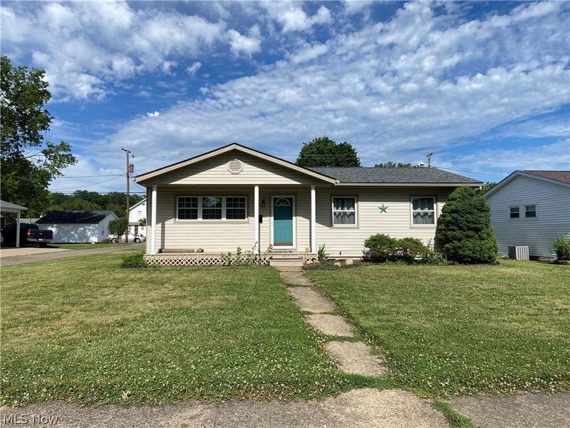 917 Kaderly Street NW, New Philadelphia, OH 44663 Photo 2