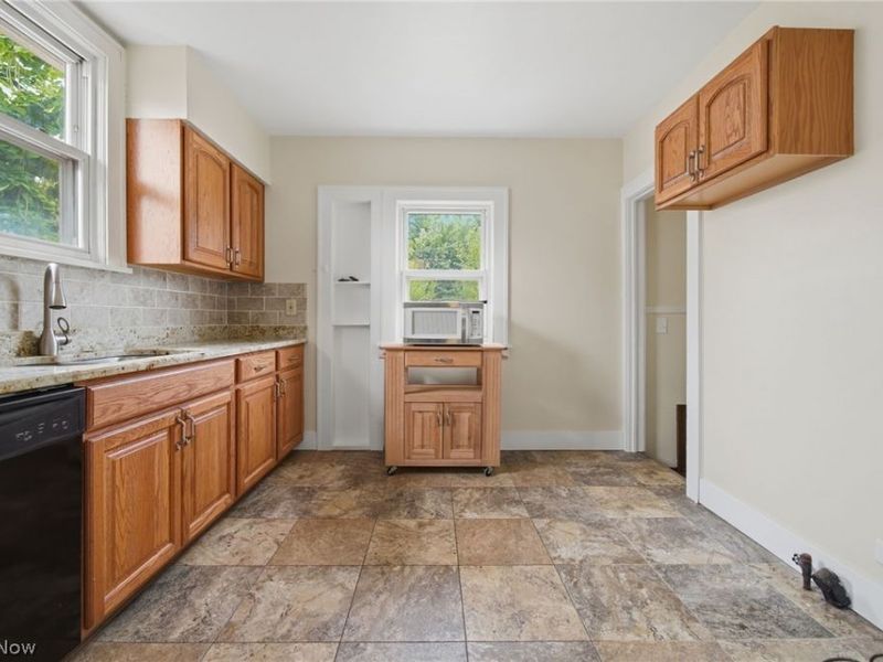 13840 Sacramento Avenue, Cleveland, OH 44111 Photo 10