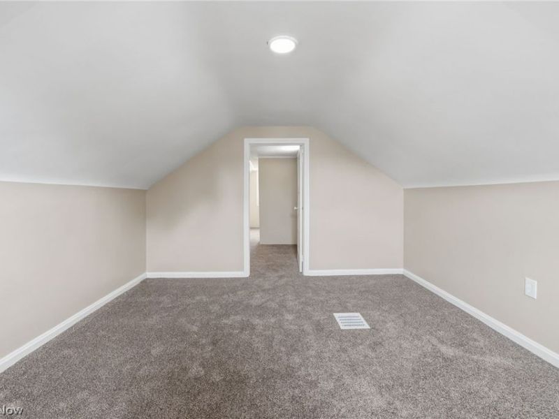 13840 Sacramento Avenue, Cleveland, OH 44111 Photo 20