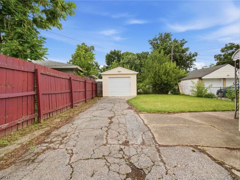 13840 Sacramento Avenue, Cleveland, OH 44111 Photo 24