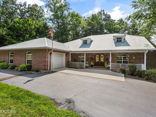 860 Black Fox Harbor Rd, Washburn, TN 37888