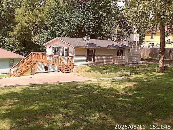 11406 E 10th Street, Independence, MO 64054