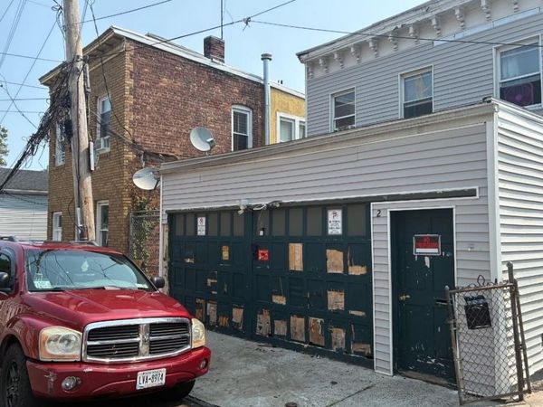 2 Ritters Lane, Yonkers, NY 10703
