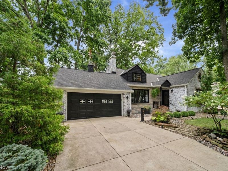 4781 W 211th Street, Fairview Park, OH 44126 Photo 3