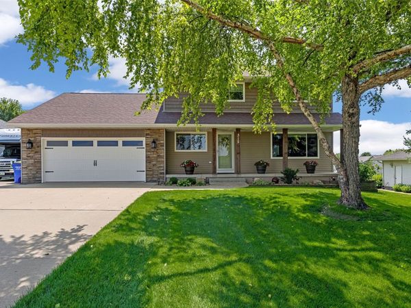315 G Avenue W, Walford, IA 52351