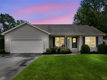 2 Alexander Parkway, North Tonawanda, NY 14120