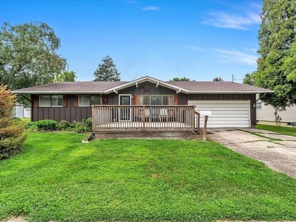 409 N Main Street , Cambridge, IL 61238