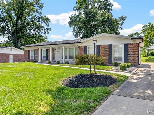 408 Algonquin Drive, Ballwin, MO 63011