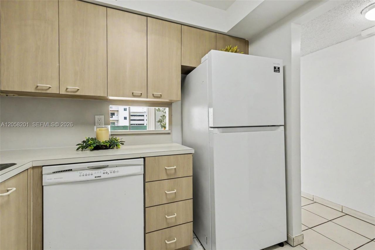 1825 W 44th Pl , Unit 509, Hialeah, FL 33012 Photo