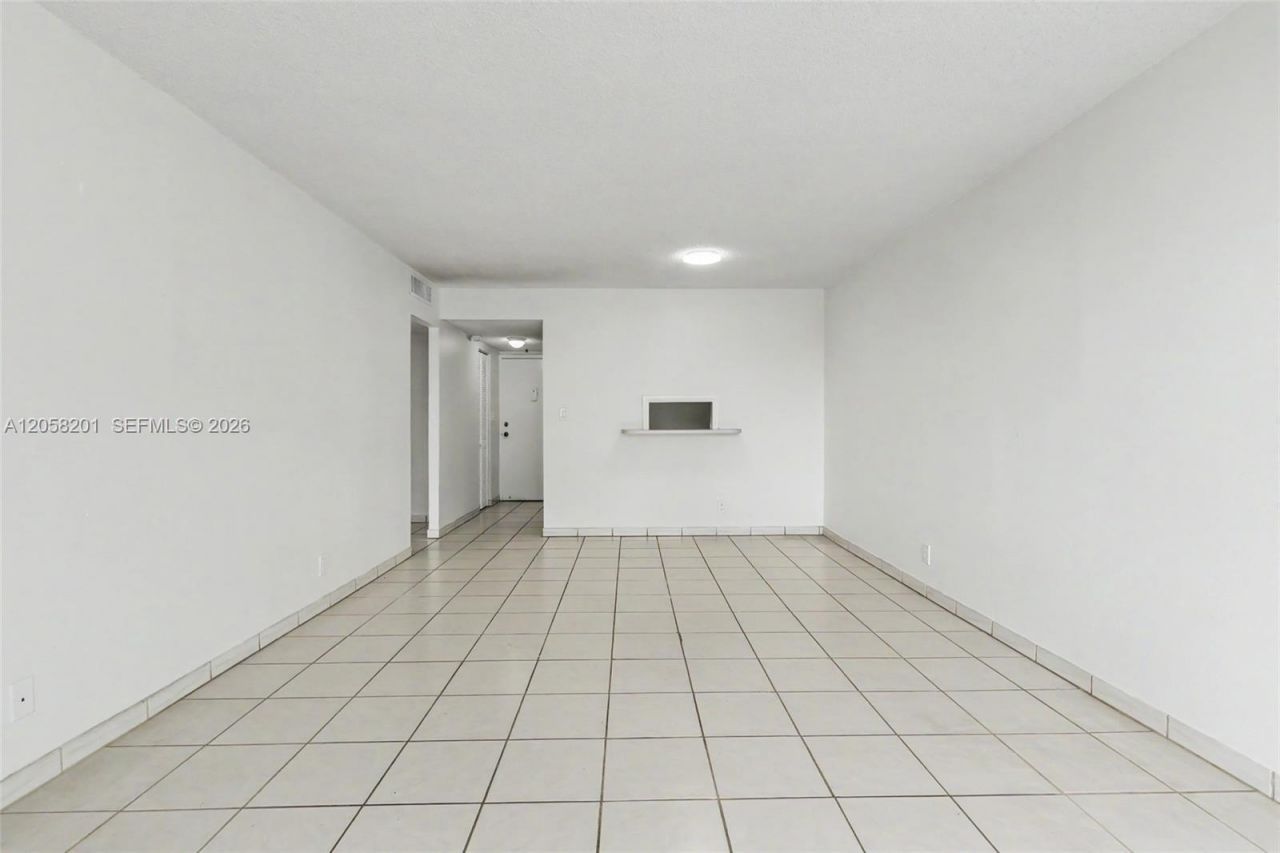 1825 W 44th Pl , Unit 509, Hialeah, FL 33012 Photo