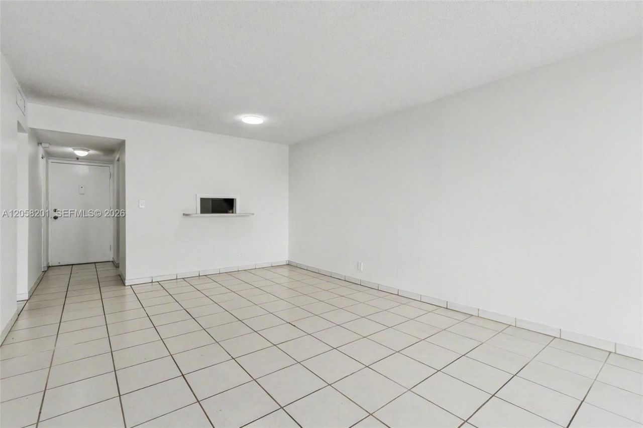 1825 W 44th Pl , Unit 509, Hialeah, FL 33012 Photo
