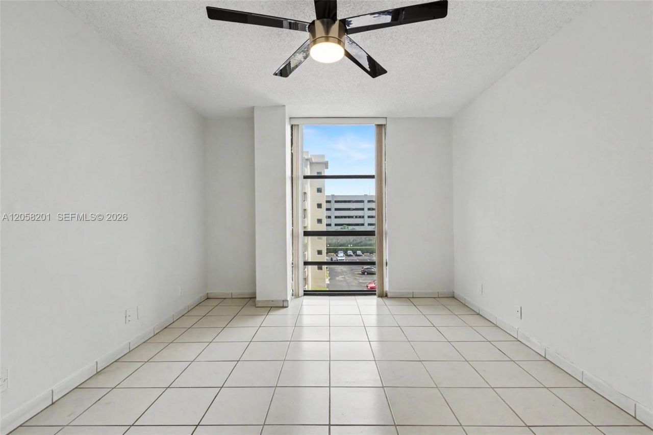 1825 W 44th Pl , Unit 509, Hialeah, FL 33012 Photo