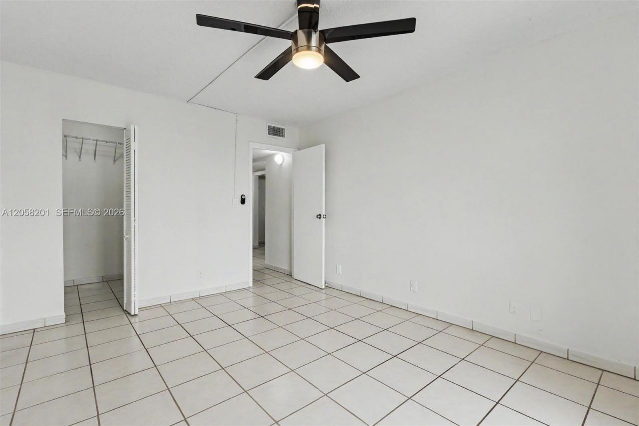 1825 W 44th Pl , Unit 509, Hialeah, FL 33012 Photo