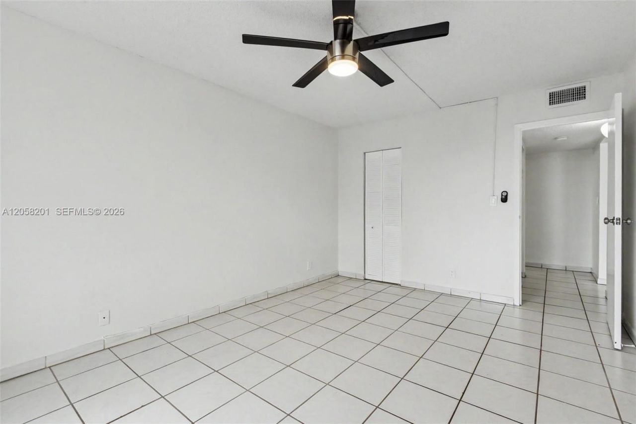 1825 W 44th Pl , Unit 509, Hialeah, FL 33012 Photo