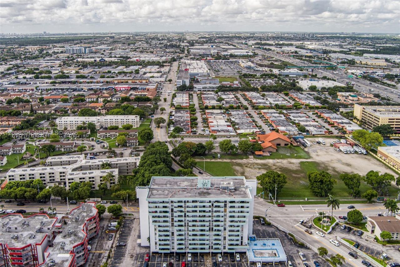 1825 W 44th Pl , Unit 509, Hialeah, FL 33012 Photo