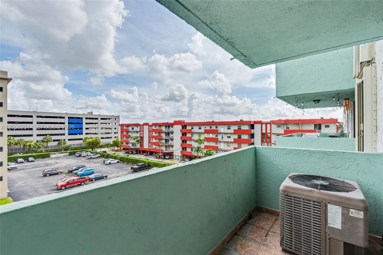 1825 W 44th Pl , Unit 509, Hialeah, FL 33012 Photo