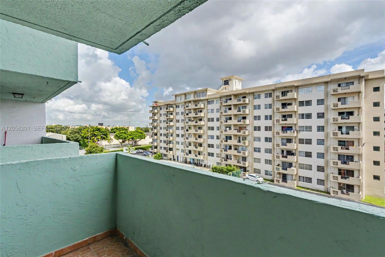 1825 W 44th Pl , Unit 509, Hialeah, FL 33012 Photo