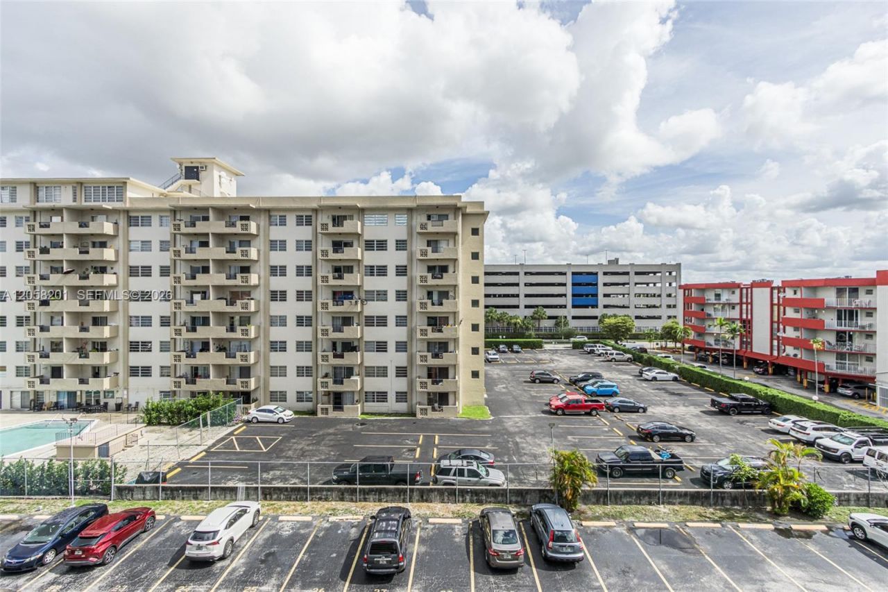 1825 W 44th Pl , Unit 509, Hialeah, FL 33012 Photo