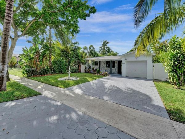 2446 Fillmore St , Hollywood, FL 33020