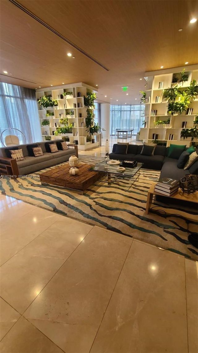 45 SW 9th St , Unit 1503, Miami, FL 33130 Photo