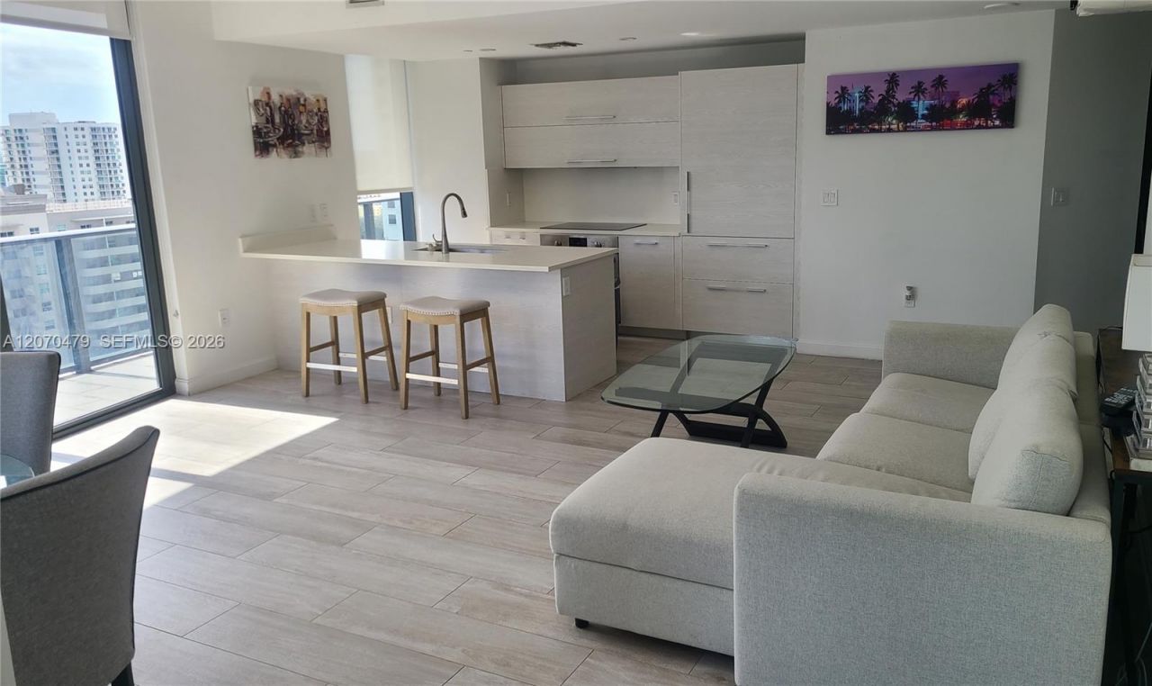 45 SW 9th St , Unit 1503, Miami, FL 33130 Photo